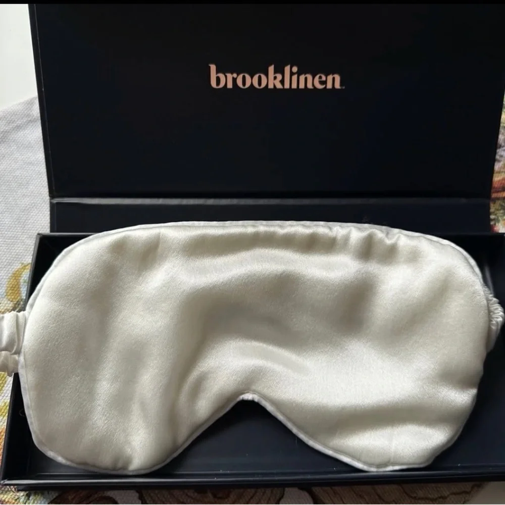 Brooklinen Mulberry Silk Sleep Mask in Navy and Cream Packaging